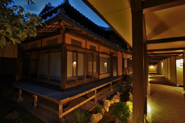 和風建築「照波園」は茶室として利用もできる（要予約）