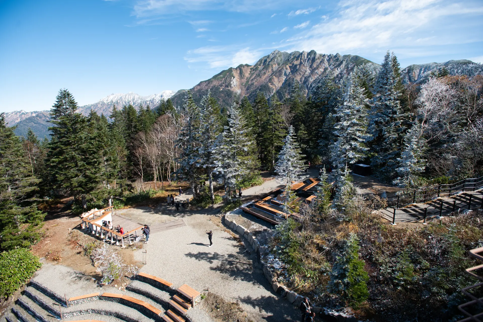 You can look out toward Mt. Hakusan from Forest Counter and Gondola Stage.