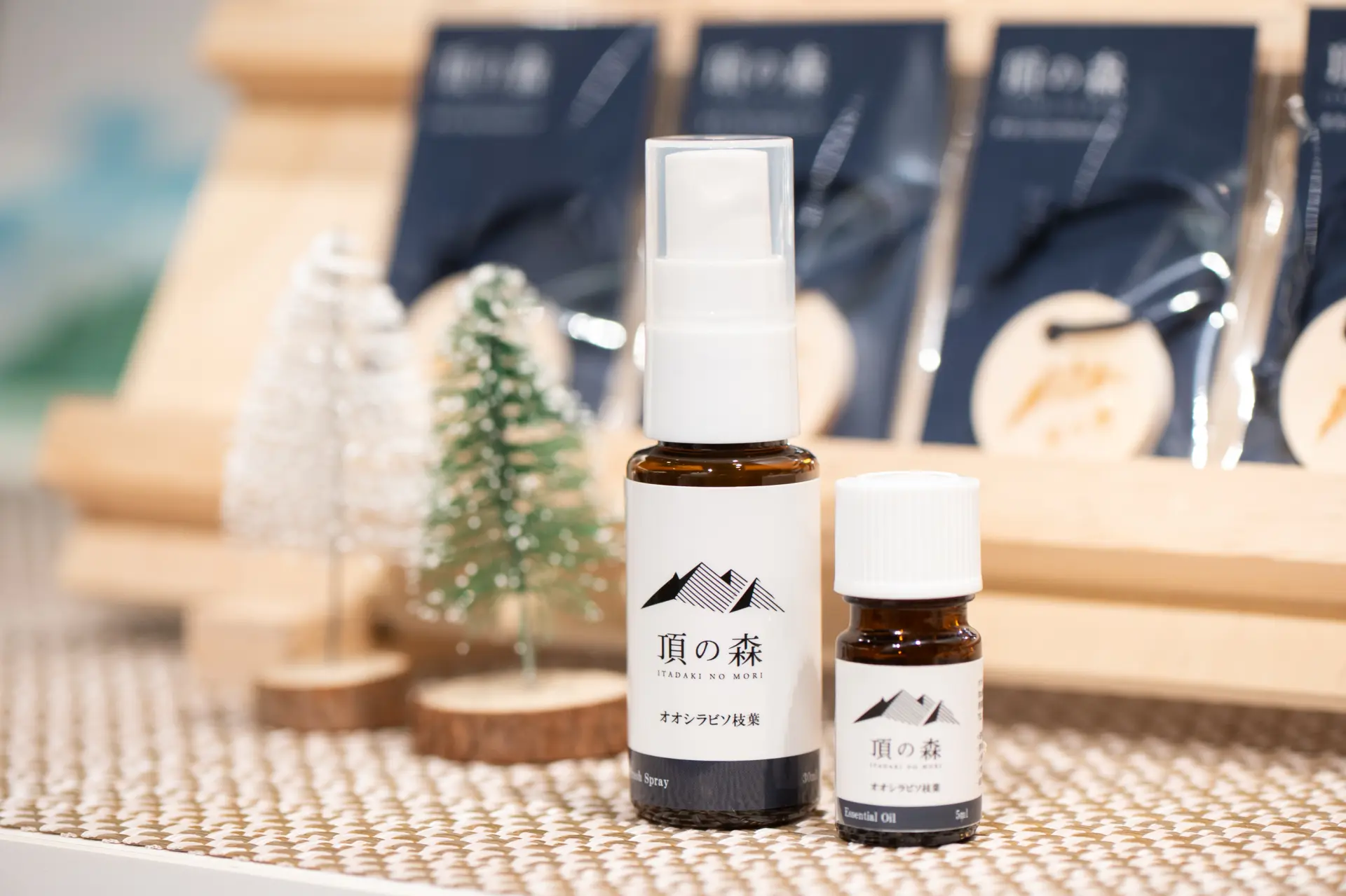 Itadaki no Mori essential oils and aroma sprays