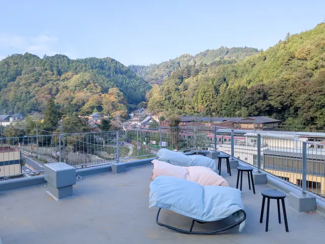 ルーフトップからは雄大な景色が広がる