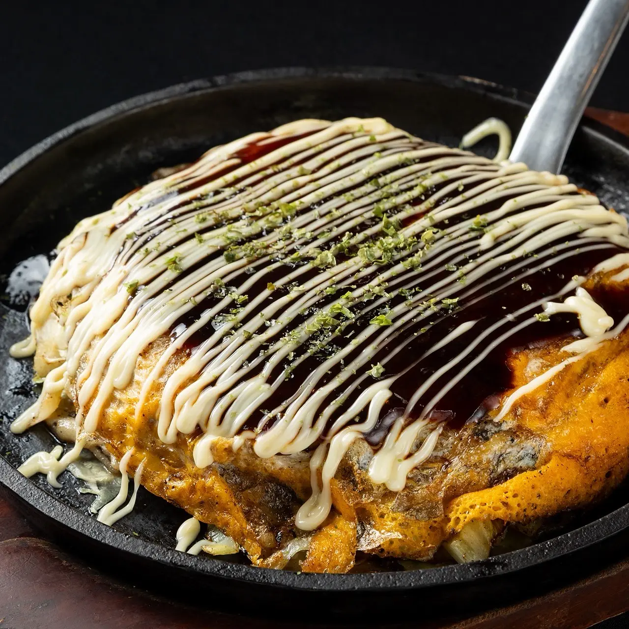 香甜濃郁的醬汁是「廣島摩登燒（広島もだん）」美味的關鍵