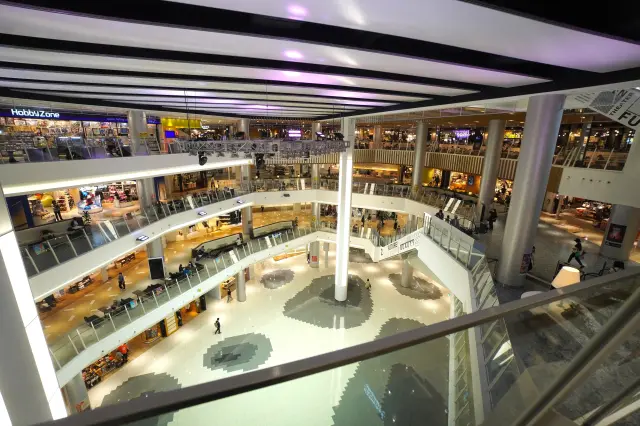 「永旺夢樂城岡山」的內觀