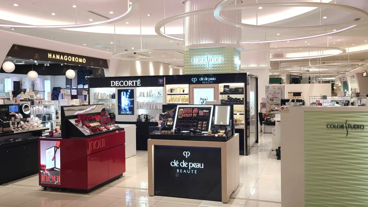 「Color Studio」也能购买化妆品