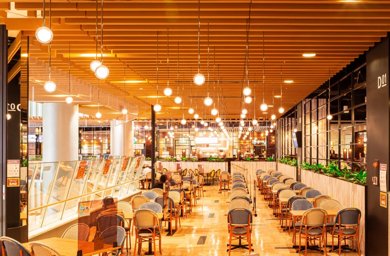 尝得到正统料理的美食广场