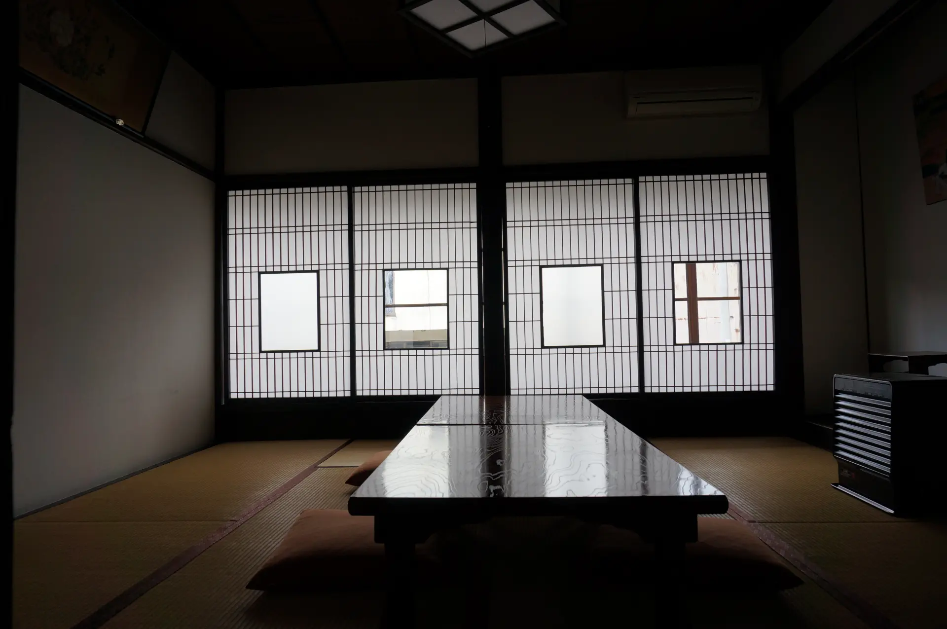 旅籠の風情が残る趣ある館内