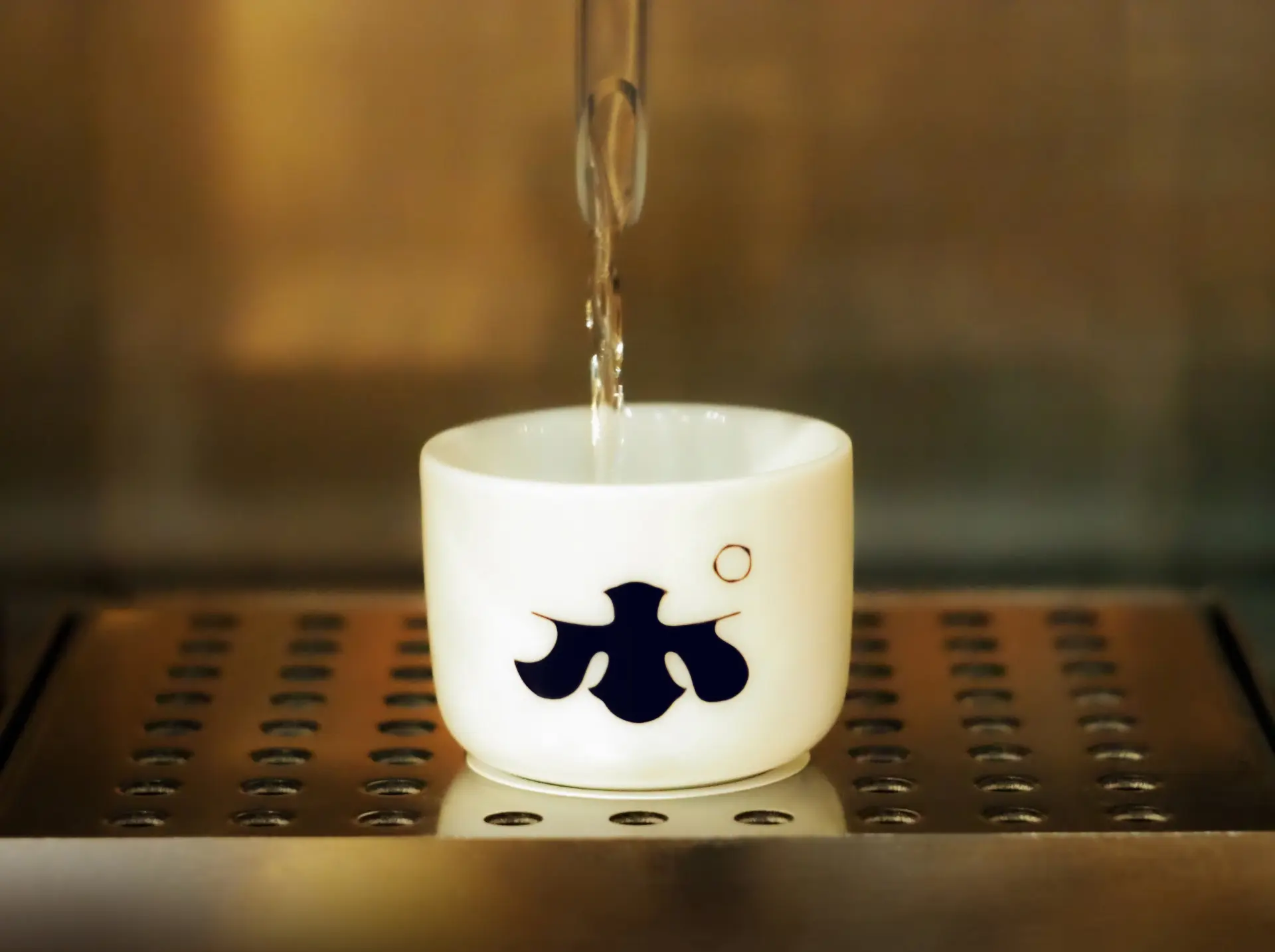 唎酒番所では気軽に日本酒が楽しめる