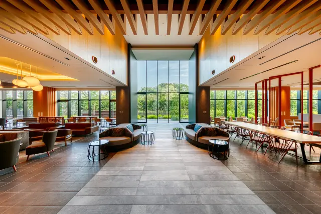 多彩な館内設備と観光に便利なロケーションを兼ね備えるホテル