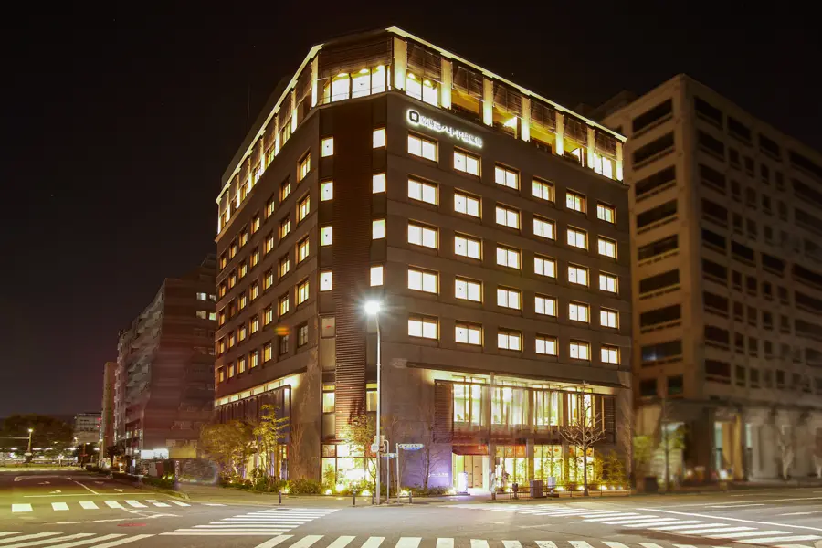 京都駅徒歩5分、自家源泉の温泉が魅力の快適宿