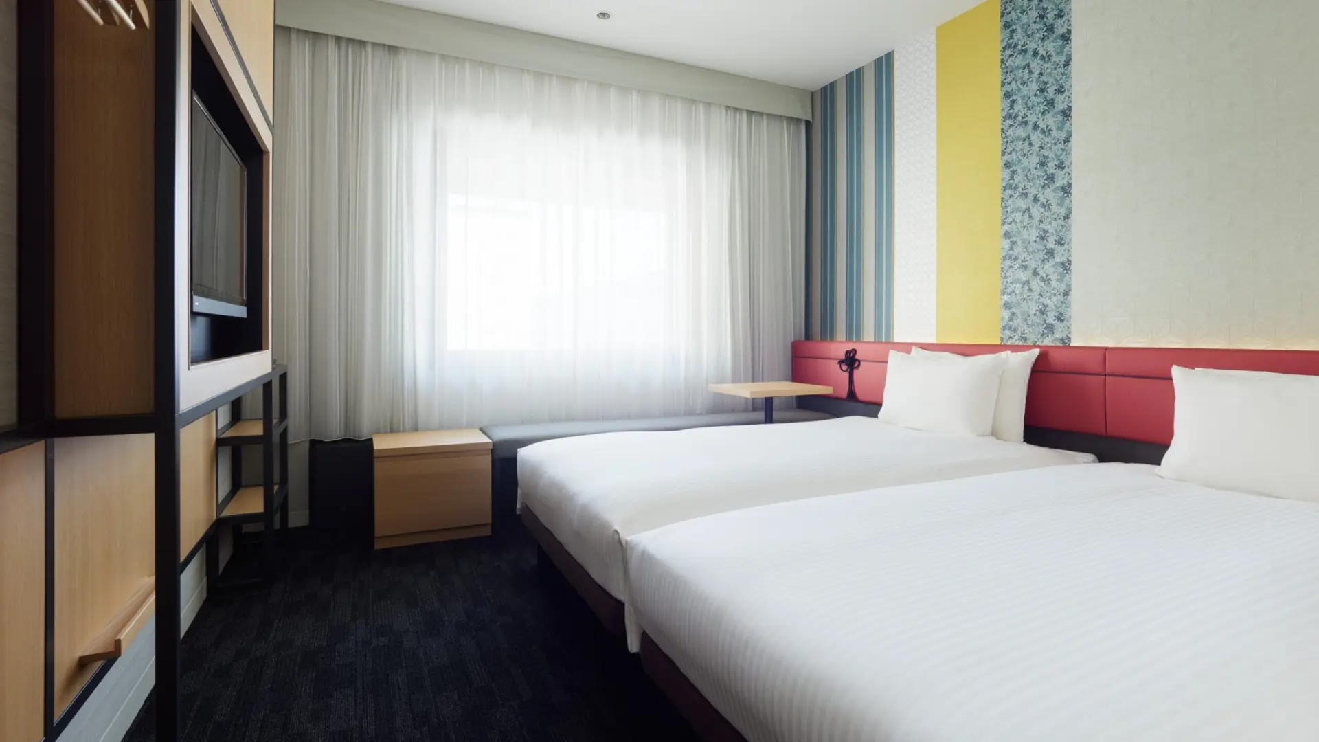 阪急京都線と地下鉄烏丸線からアクセスしやすいロケーションも魅力