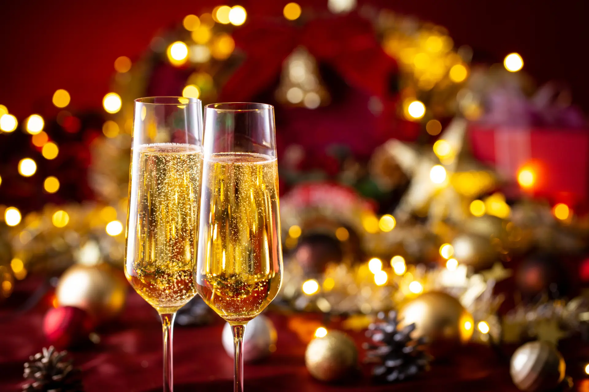 レストランやホテルで特別な時間を過ごしたいなら早めの予約を