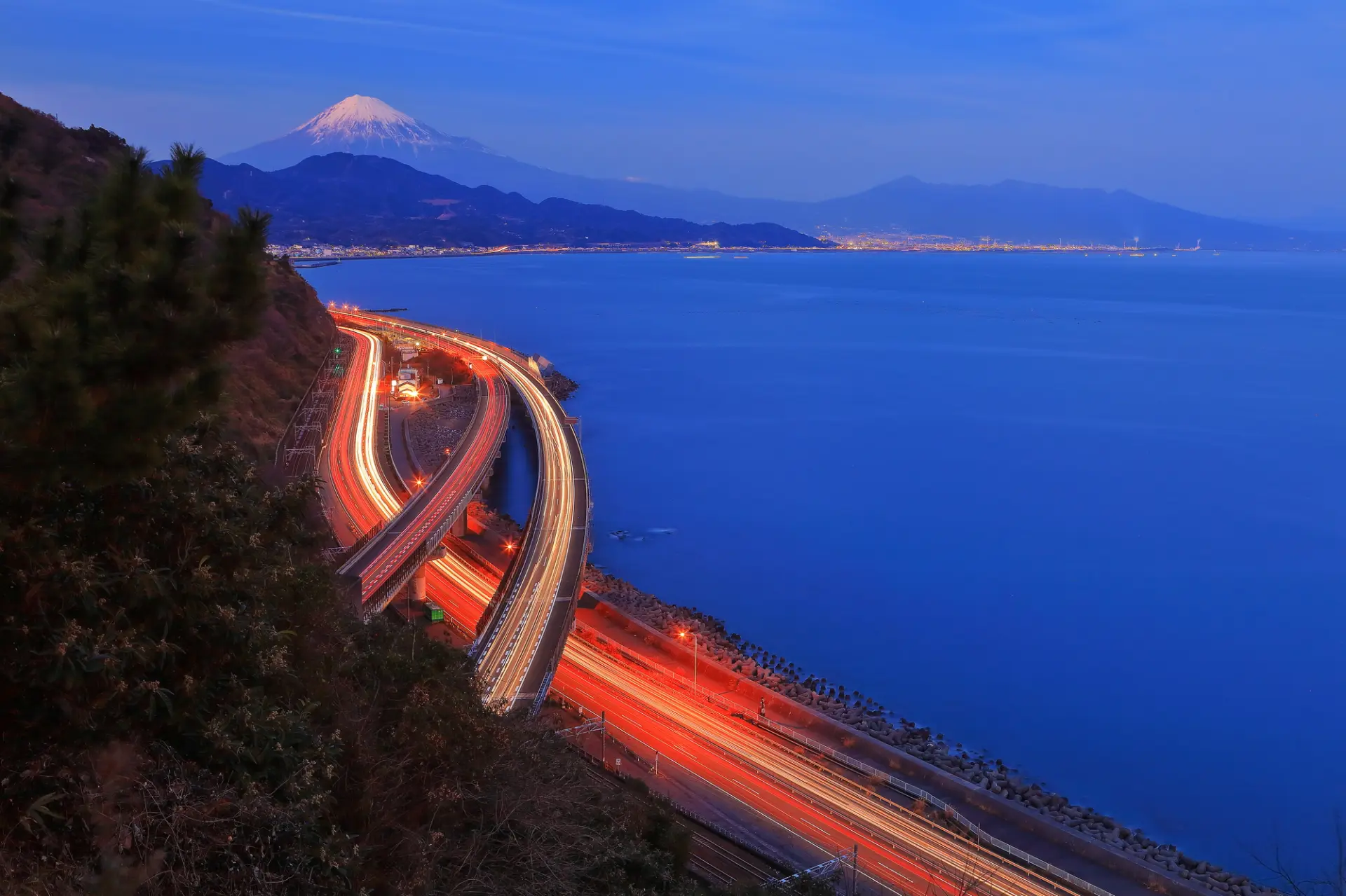 在自古以來廣為人知的絕景勝地欣賞夜景