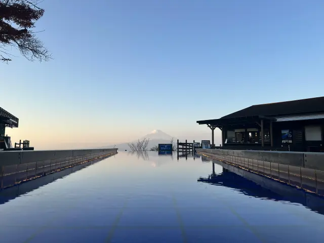 搭乘纜車前往！可一覽富士山與駿河灣，伊豆代表性絕景露台