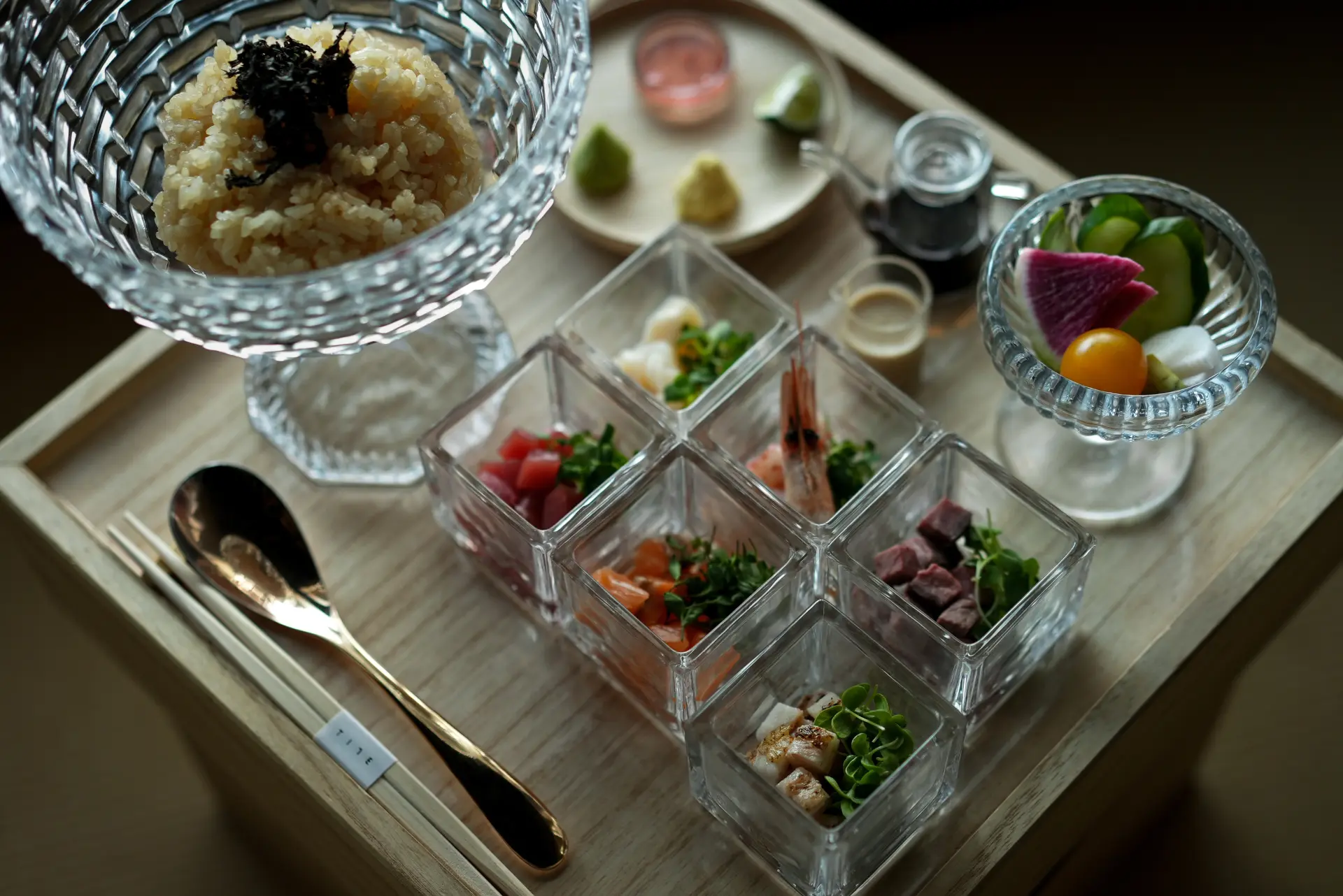 セットで楽しむ「金沢薬味海鮮丼」