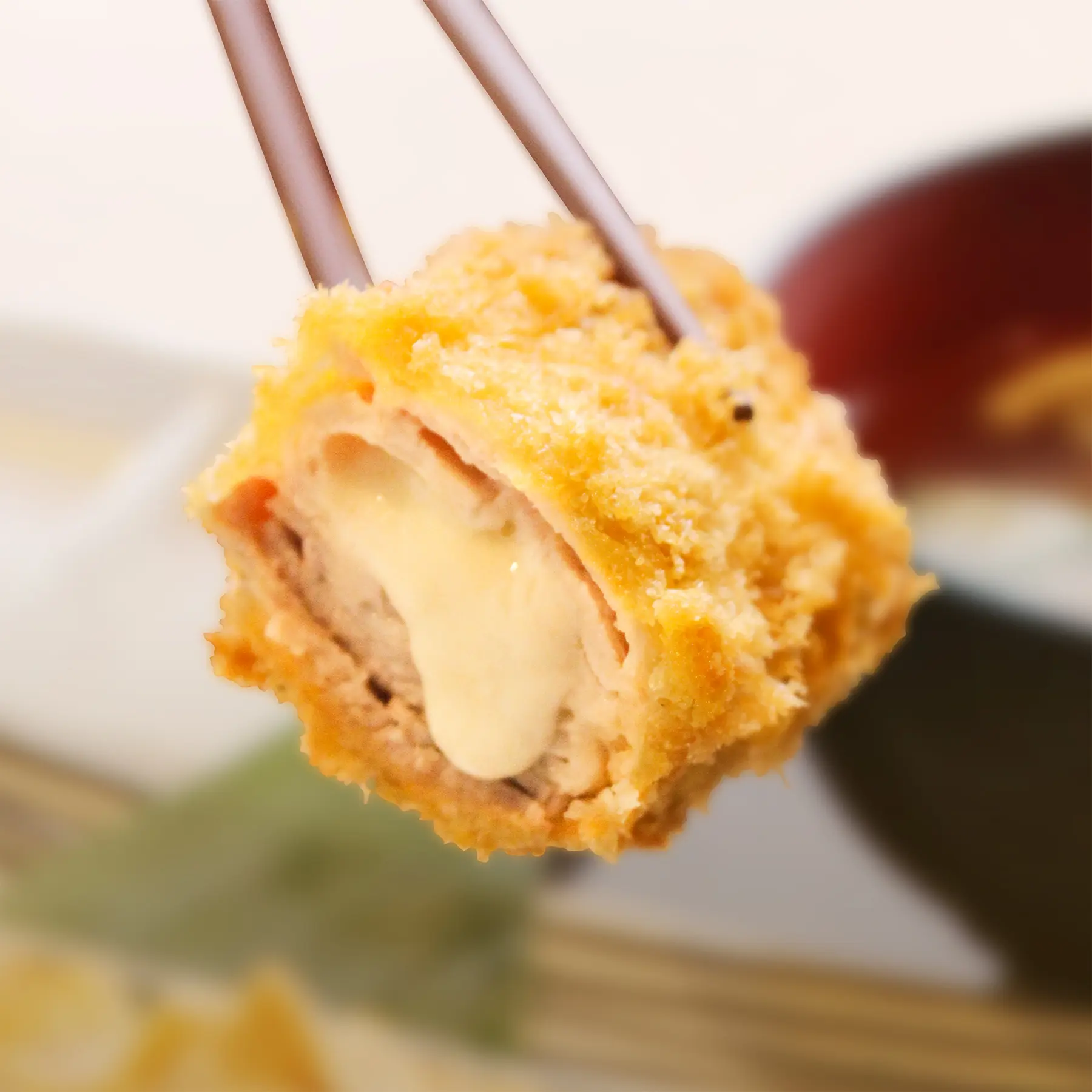 濃厚チーズが溢れる「チーズミルフィーユかつ」