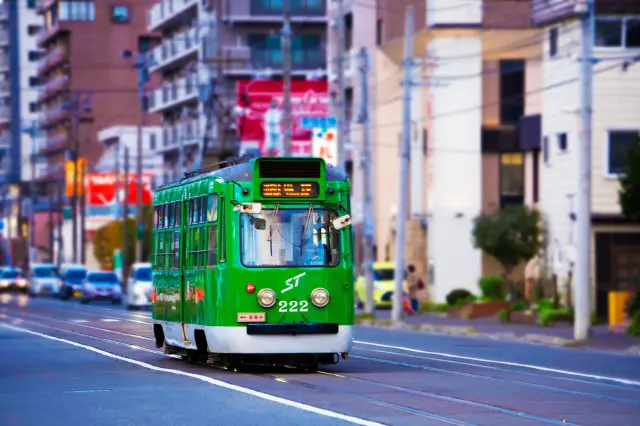 旅人よ、路面電車に乗ろう。愛好家によるガイドとおススメ路線16選