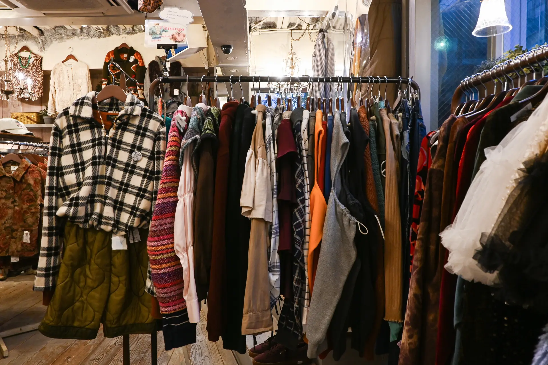 古着のリメイクアイテムも人気が高い