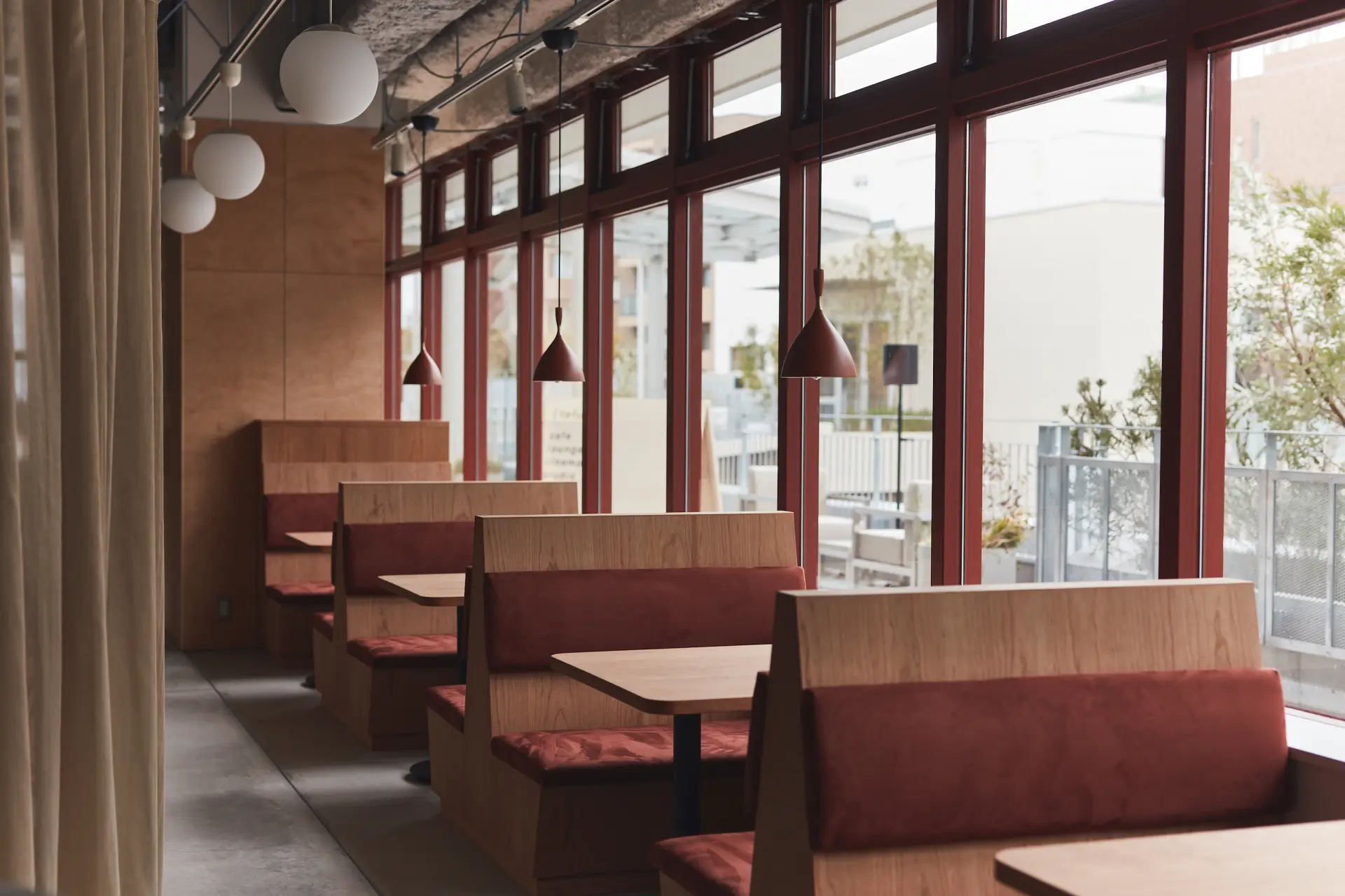 下北沢のまちのラウンジ的に人が集う