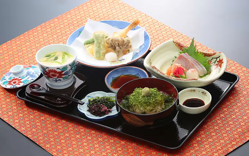 老舗・看雲楼のうず煮膳(※写真はイメージです。)