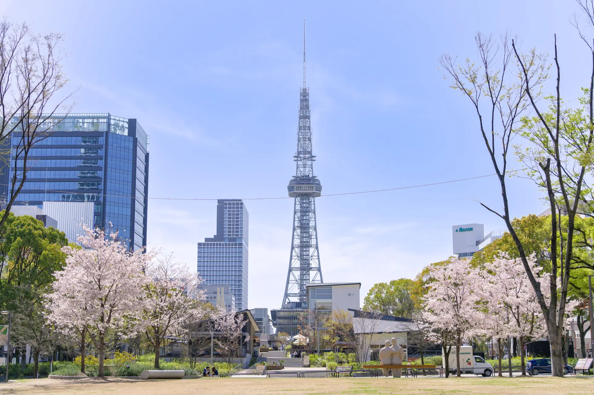 久屋大通公園から望む「中部電力 MIRAI TOWER」