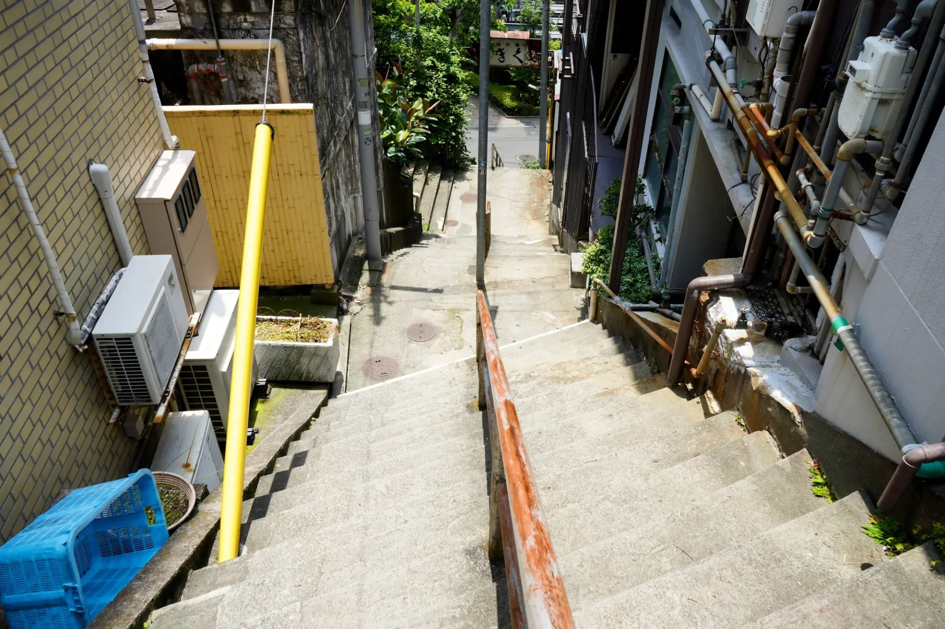 熱海には急坂が多く宿泊先は海辺沿いのエリアがお勧め