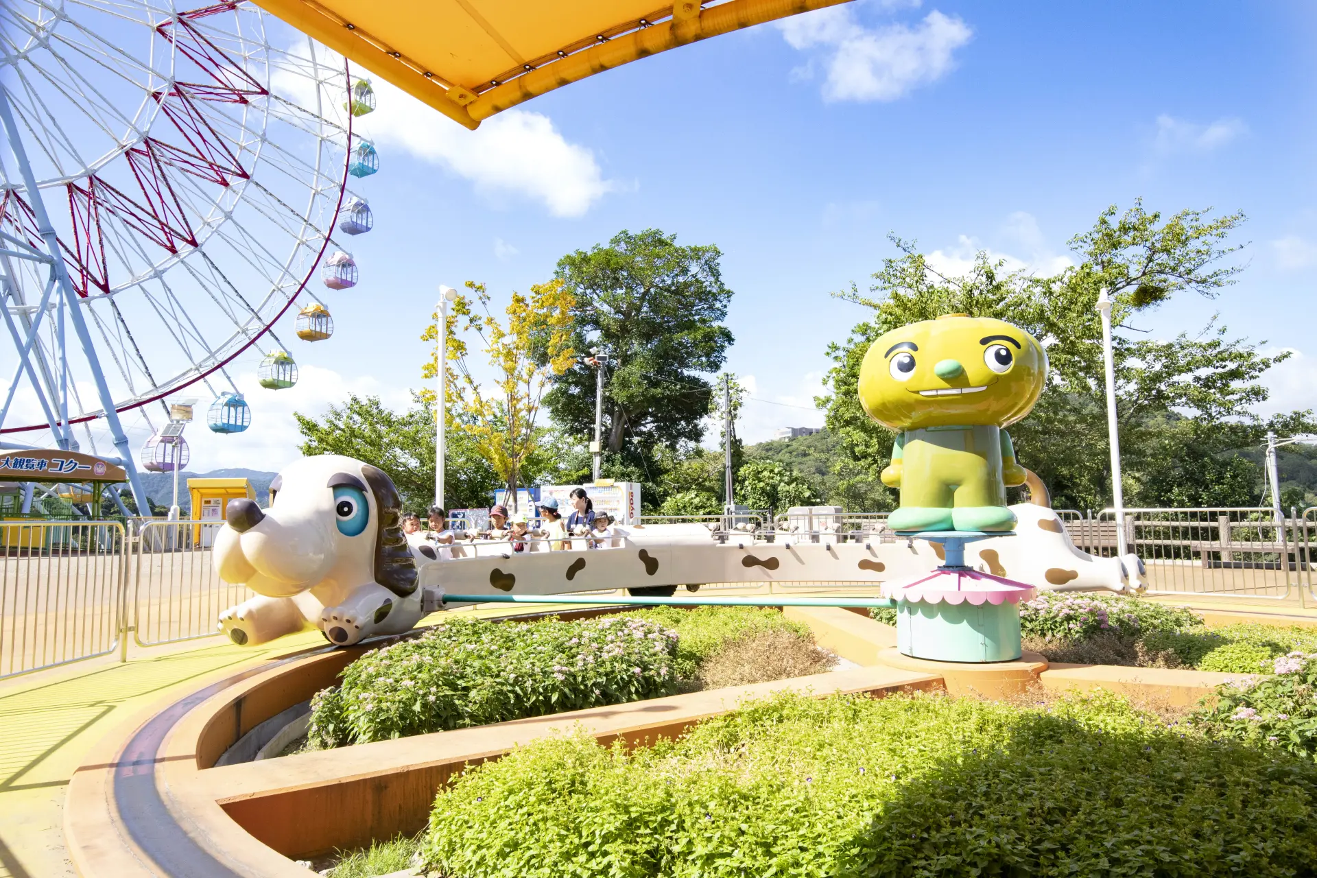 浜名湖畔に広がる、ファミリー向けリゾート型遊園地