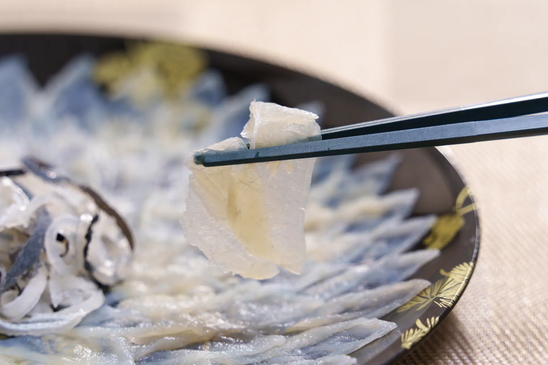 てっさと呼ばれる「下関ふぐ刺し」