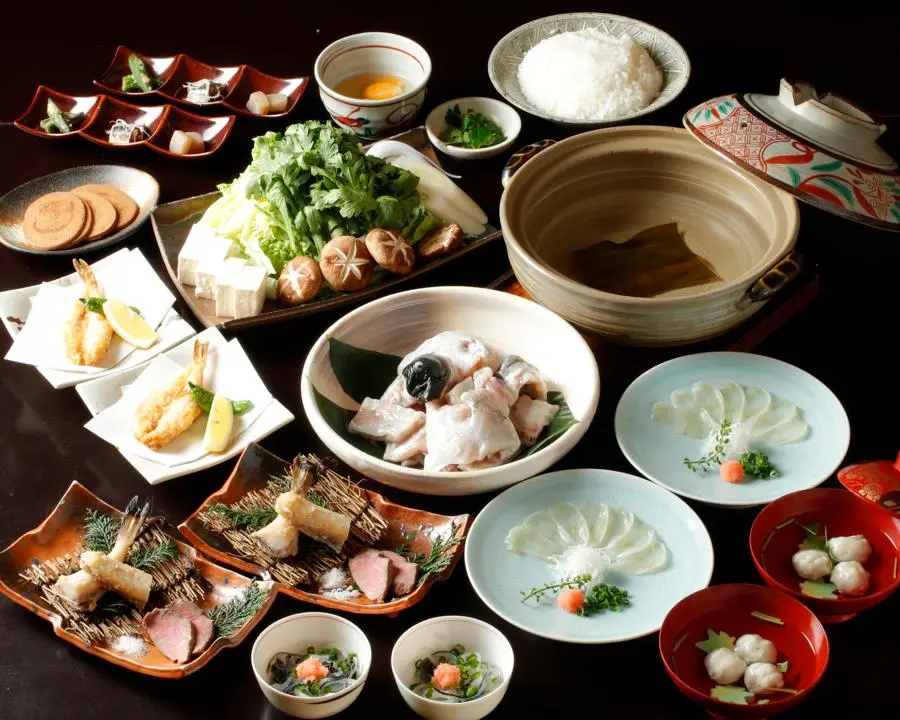 ご当地グルメが満喫できる宴会コースもあり