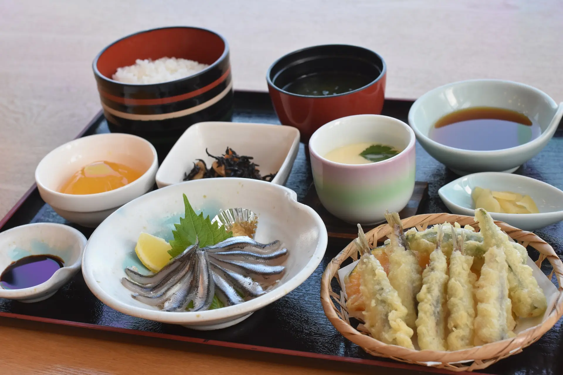 数量限定の「小いわし定食」は人気