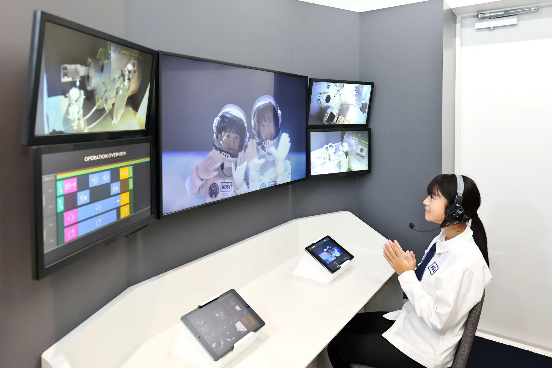 Flight directors supporting the mission