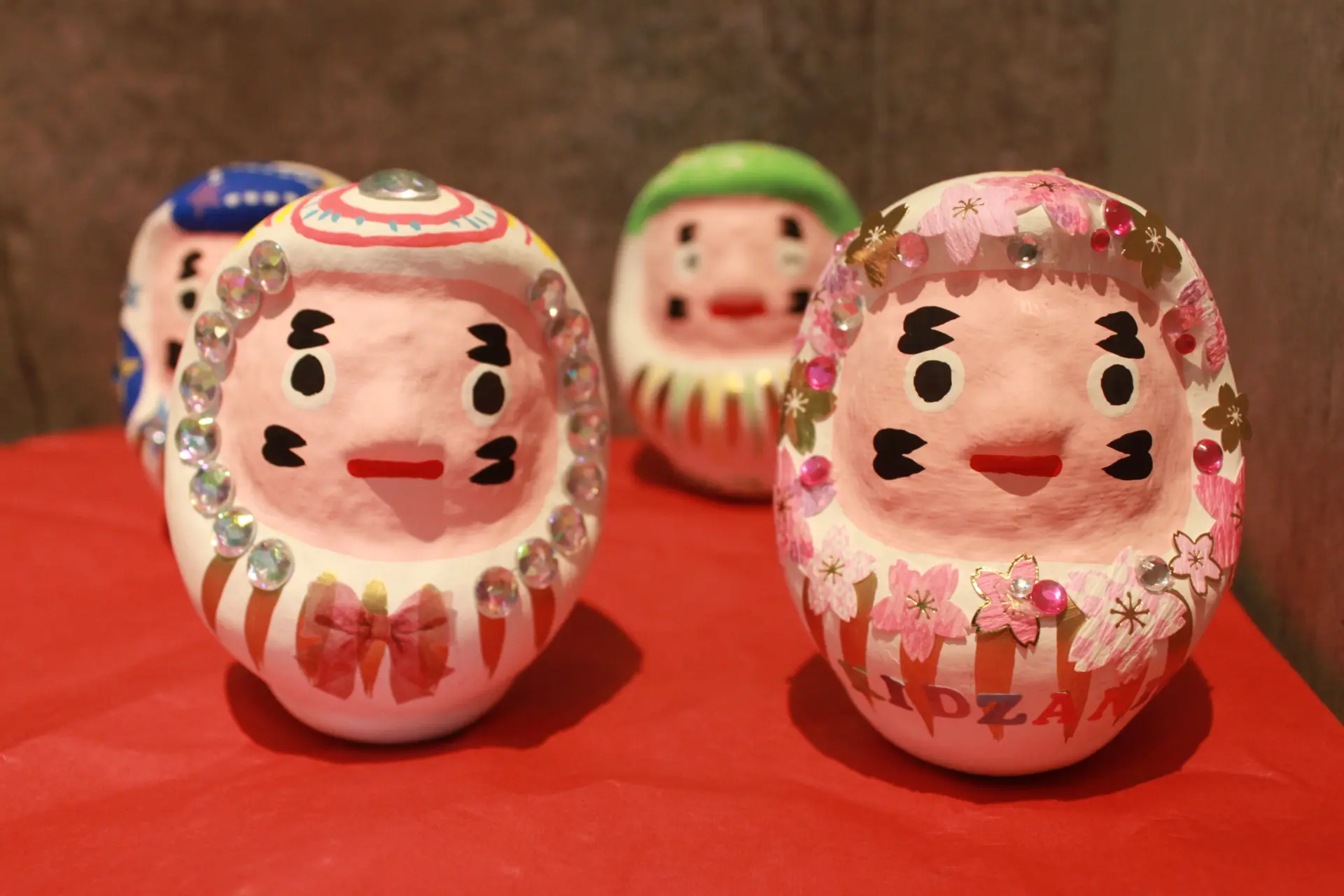 You can also enjoy experiences and workshops that let you feel Japanese culture.