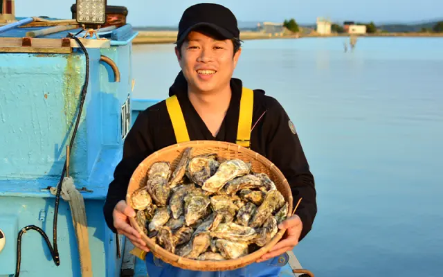 能登半島七尾西湾の養殖場から毎朝直送