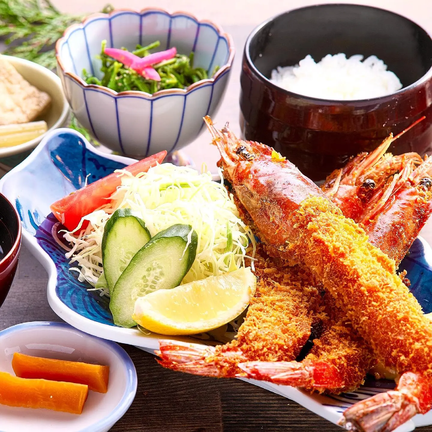 食べ応え抜群の「えびフライ定食」