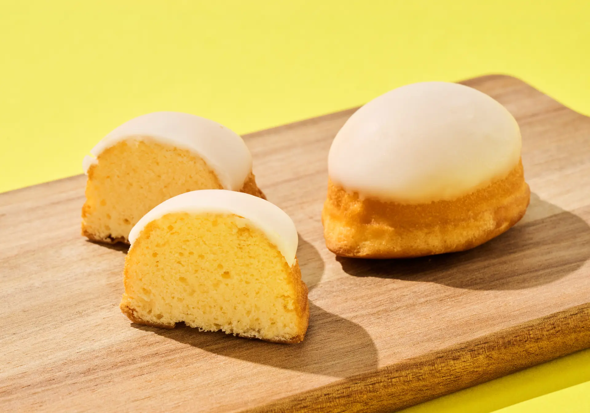 甘酸っぱさ際立つ極上レモンケーキ