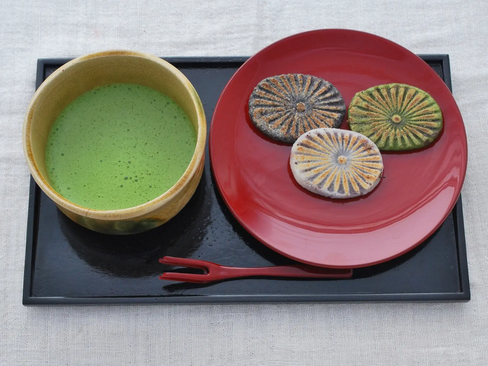 「滝の焼餅」とお茶のセット