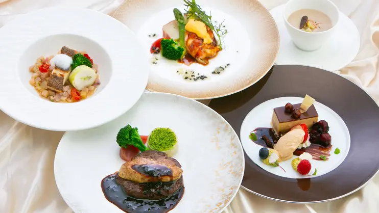 贅沢なフレンチを優雅な空間で味わえるレストラン