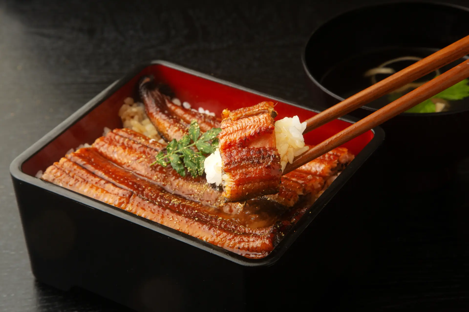 国産うなぎの炭火焼きを堪能できる隠れ家的うなぎ酒場（※写真はイメージです。）