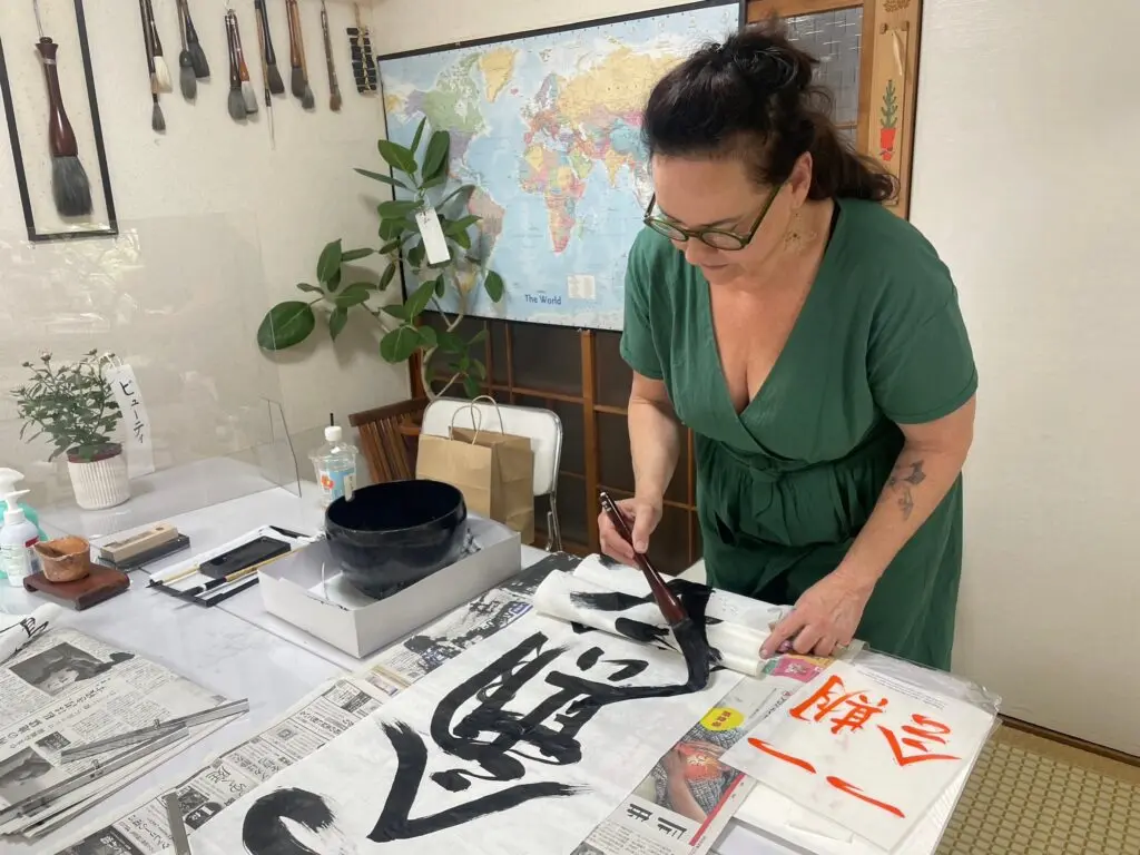 条幅掛軸作品制作体験の様子