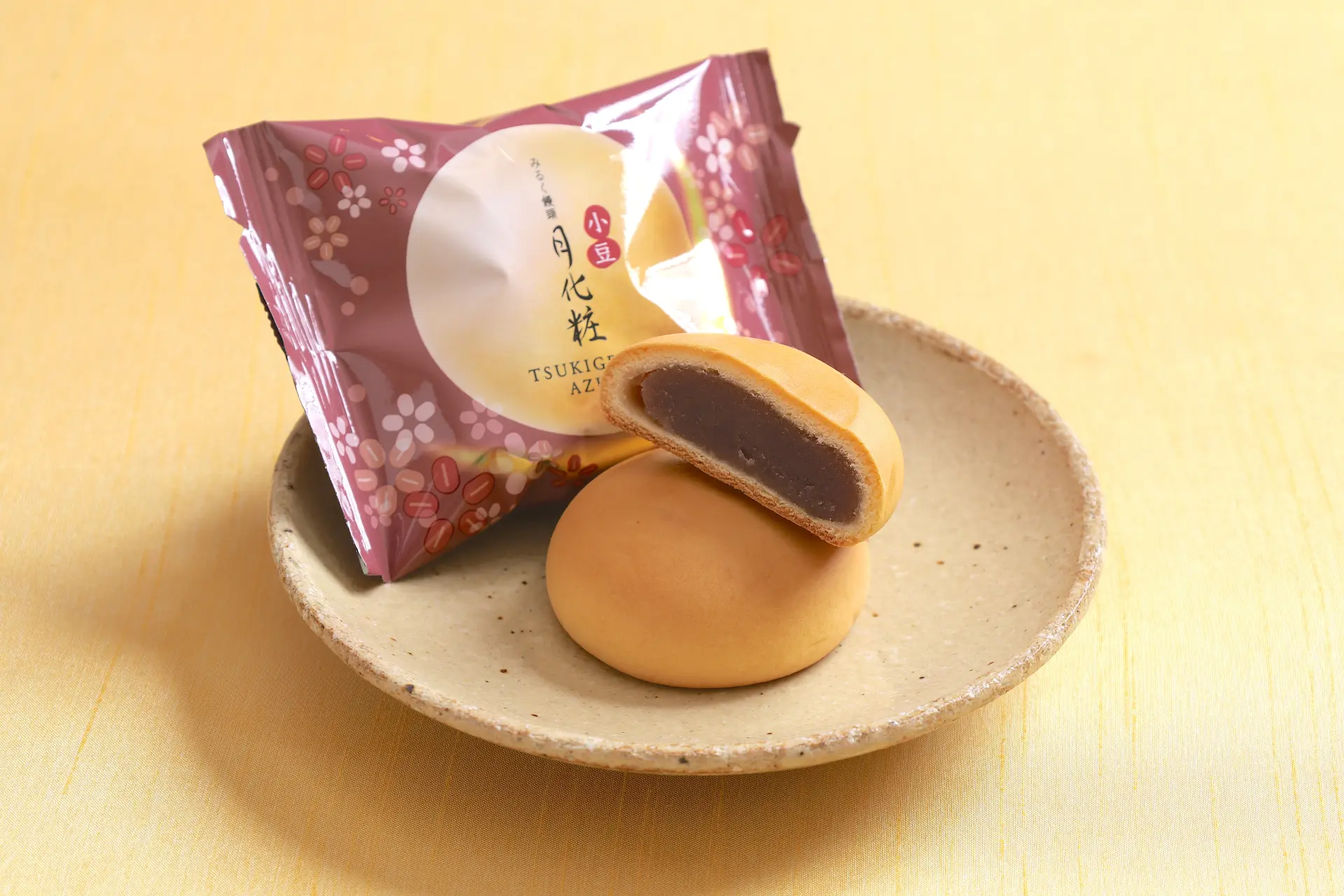 「青木松風庵」が手がけるヒット作がずらり。大切な人へのおみやげ探しにもぜひ立ち寄ろう