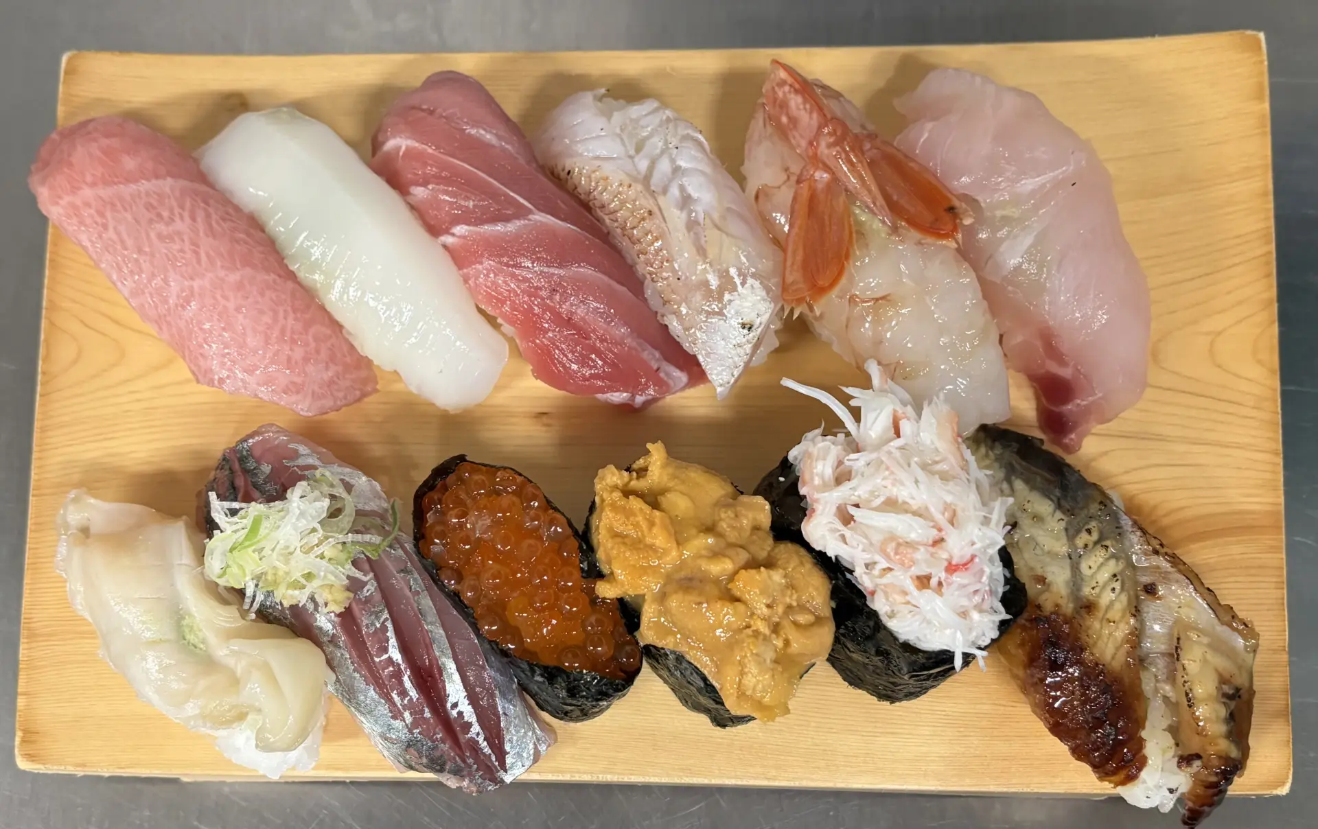 佐渡の地魚を佐渡産米のシャリで味わう、鮮度抜群の回転寿司店