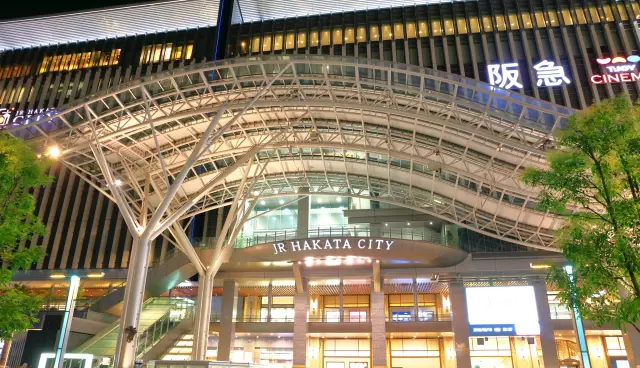 【博多必吃名物美食3选】在博多车站附近品尝人气牛肠锅・海鲜・鳗鱼名店