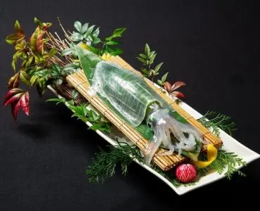 「やりいか活き造り」はランチでも味わえる