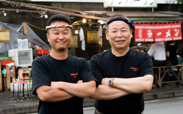 The first owner (right) and current representative Takeo Tanemura (left)