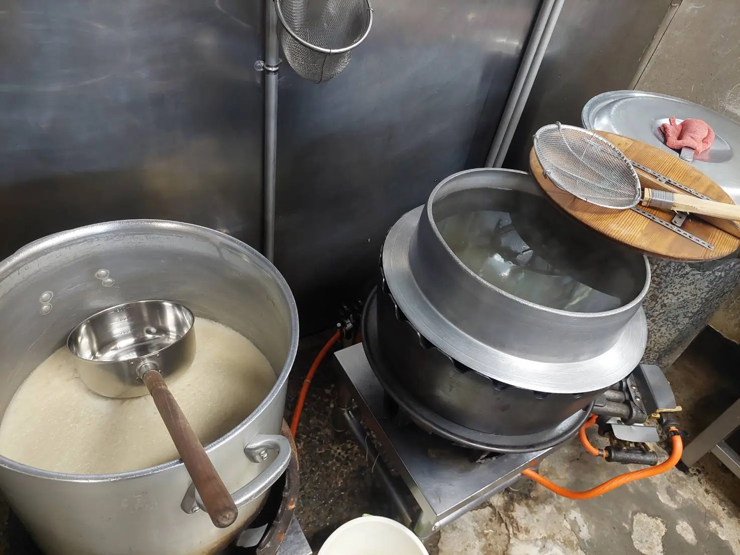 耗工费时细心备料