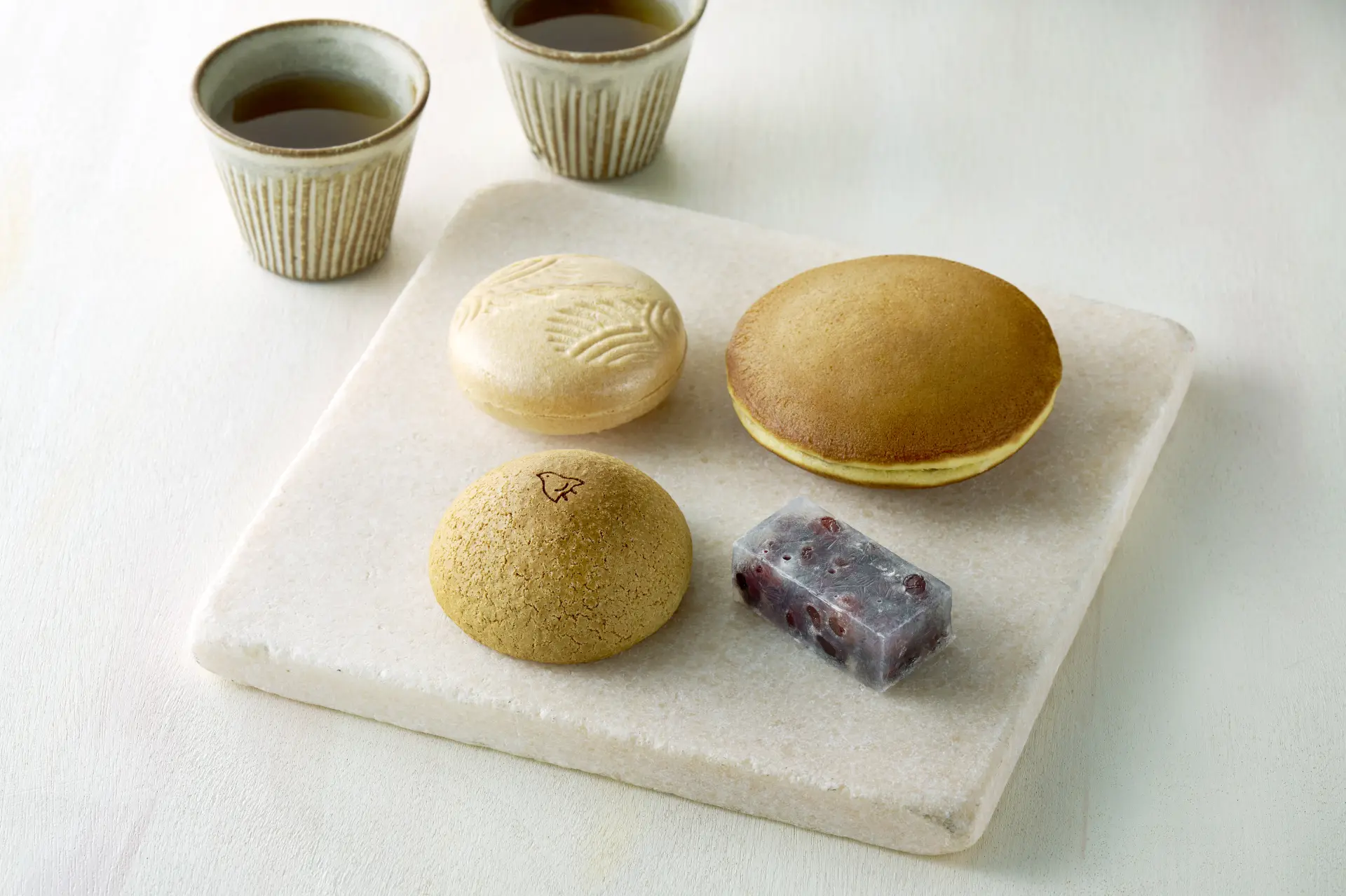 「千鳥屋 本店」的和菓子