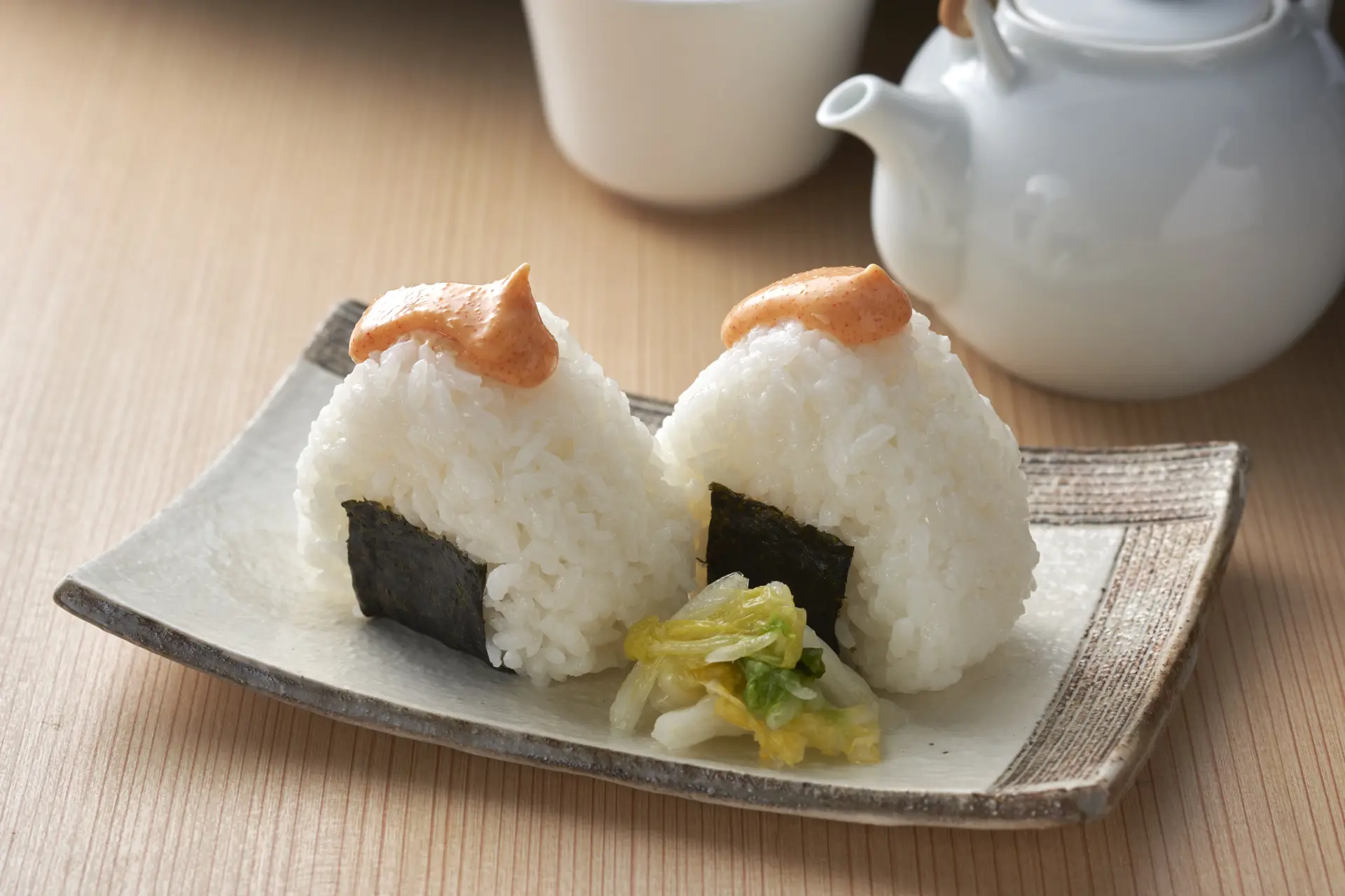 簡單的飯糰瞬間變身為豪華佳餚