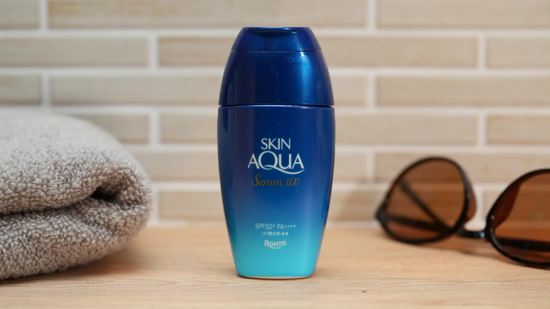 SKIN AQUA Hyaluronic Serum UV (70g)