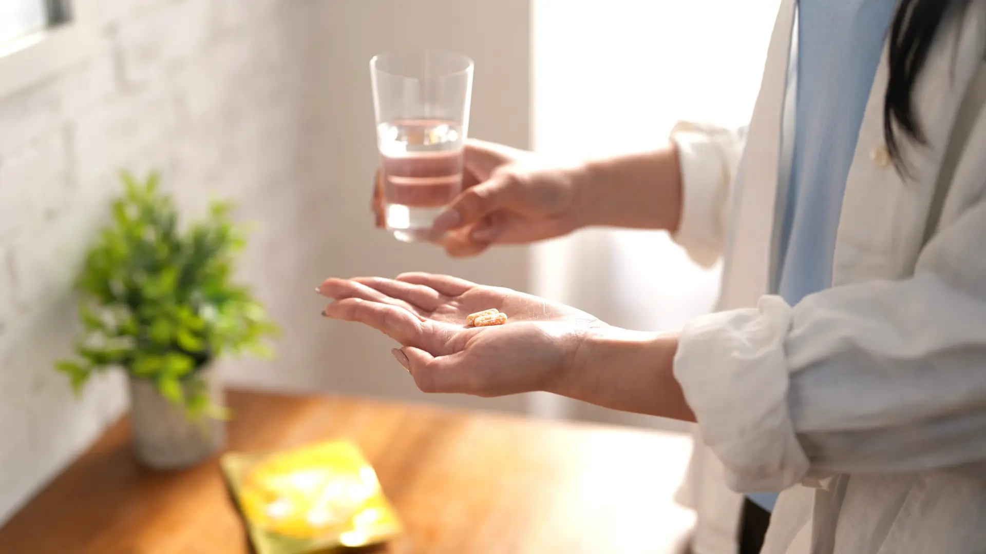 A capsule type that makes the ingredient-specific flavor less noticeable