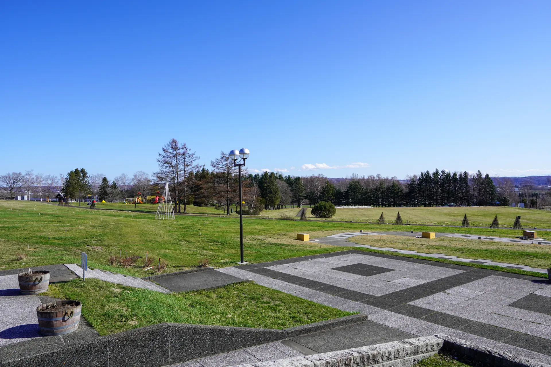 約10ヘクタールの敷地には、芝生広場や遊具などが揃う