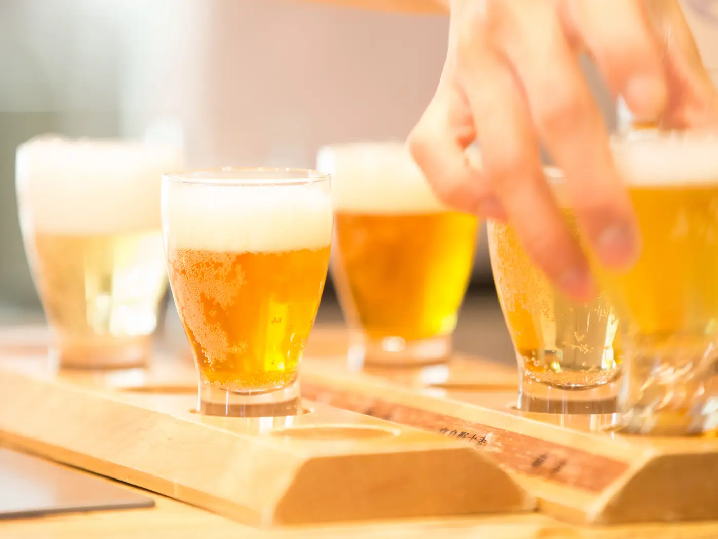 「大雪ピルスナー」など5種類のクラフトビールが楽しめる