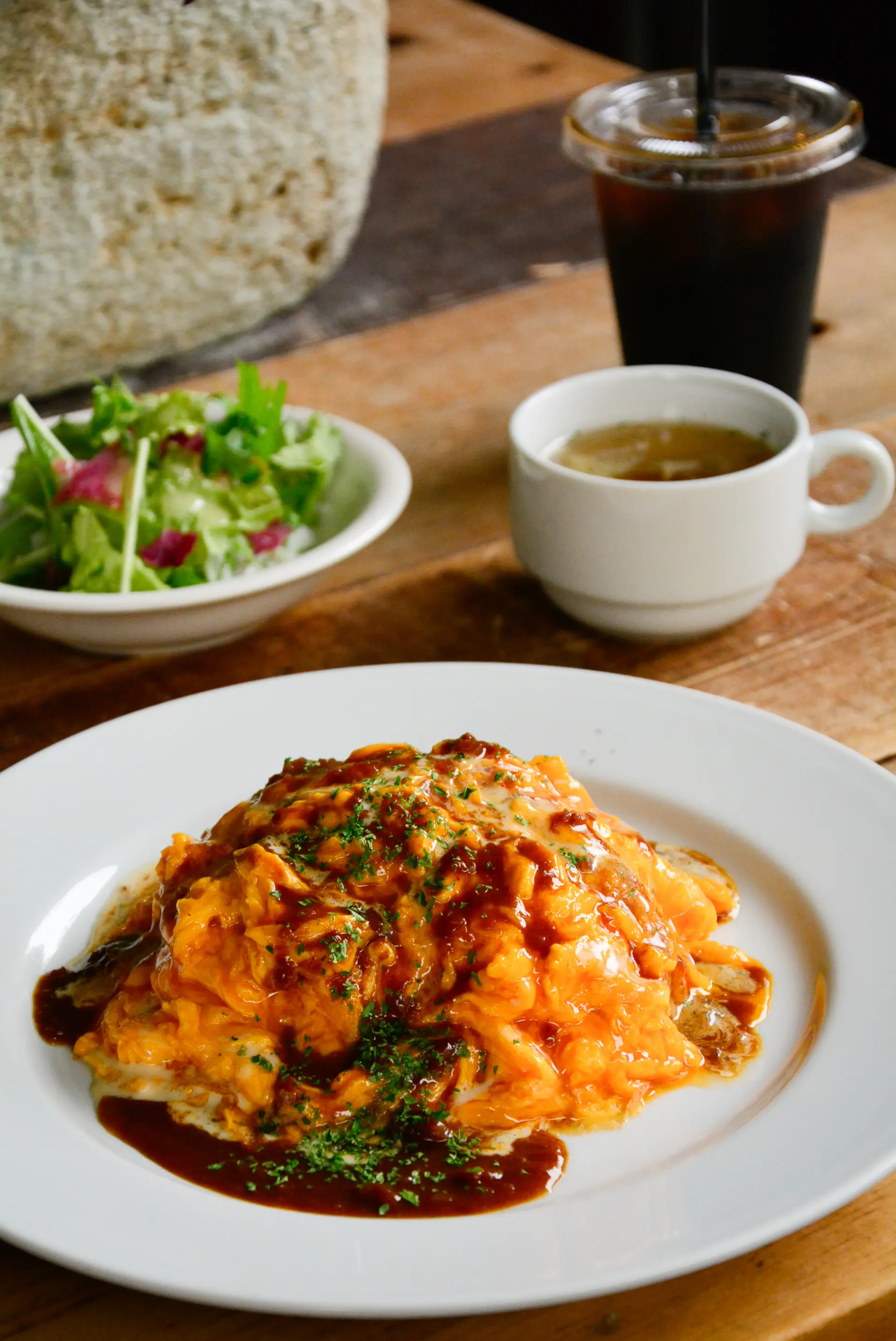 栃木県産ブランド卵、那須御養卵のオムライスはランチタイムの一番人気